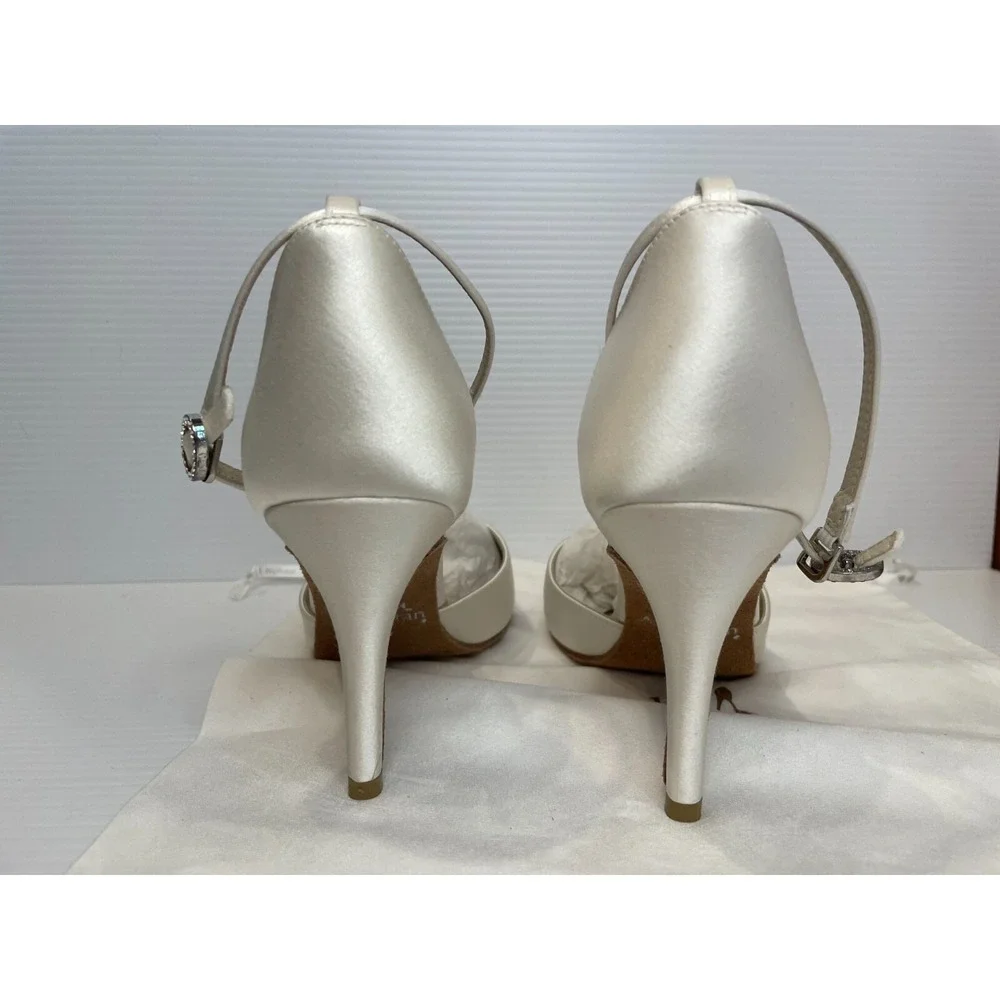 Angela Nuran Milonga Silk Wedding Bridal Shoes Stiletto Heels White US 7.5 NIB
